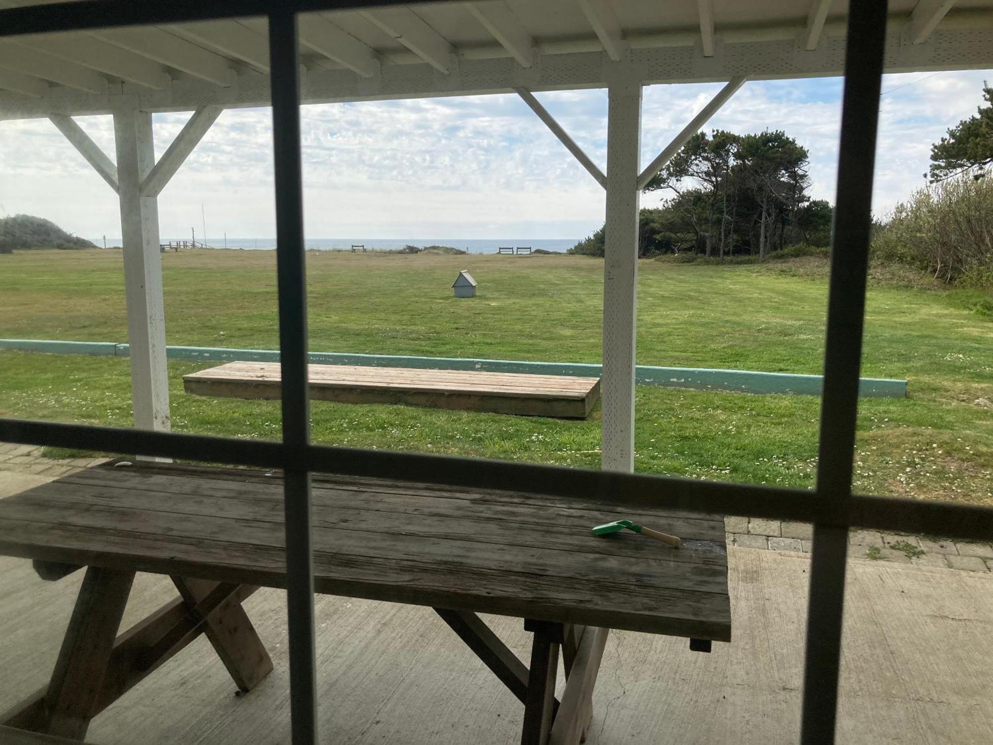 Tillicum Beach - Formerly Deane's Oceanfront Motel